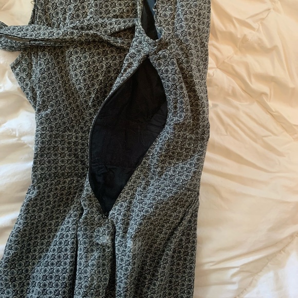 Banana Republic blouse with cap sleeves - Picture 5 of 6